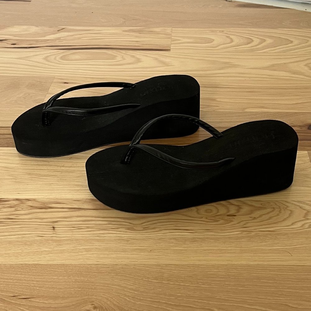 Platform Flip Flops (size W 9)